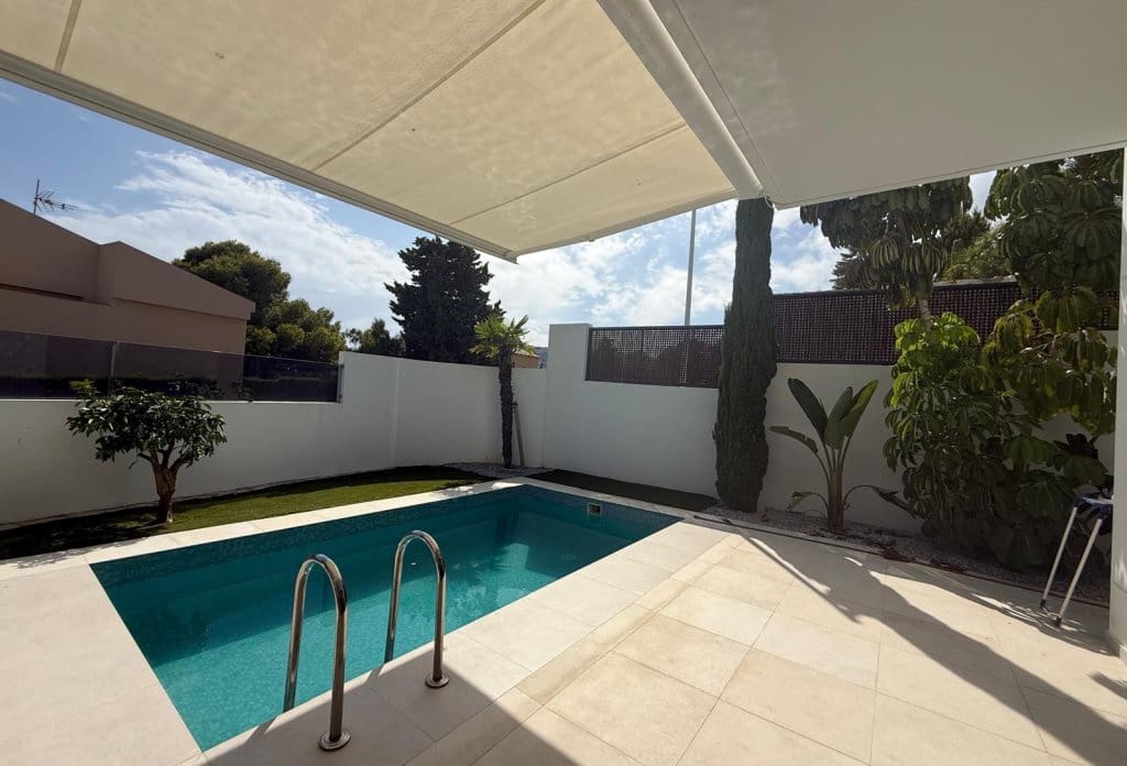 3 soveværelse Bungalow til salg i Calpe / Calp med swimmingpool - € 1.290.000 (Ref: 10079051)