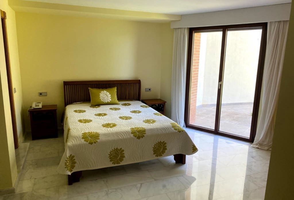 10 quarto Moradia para venda em Benimantell com piscina - 3 100 000 € (Ref: 10079818)