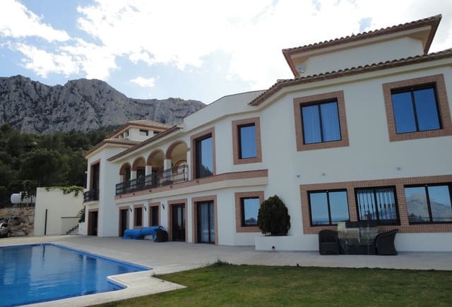 10 bedroom Villa for sale in Benimantell with pool - € 3,100,000 (Ref: 10079818)