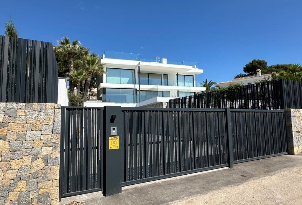 5 soverom Villa til salgs i Calpe / Calp med svømmebasseng garasje - € 3 900 000 (Ref: 10079825)