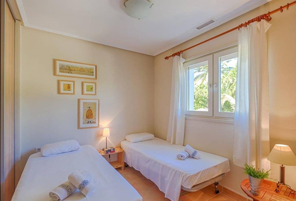 10 bedroom Villa for sale in Calpe / Calp with pool garage - € 960,000 (Ref: 10079828)
