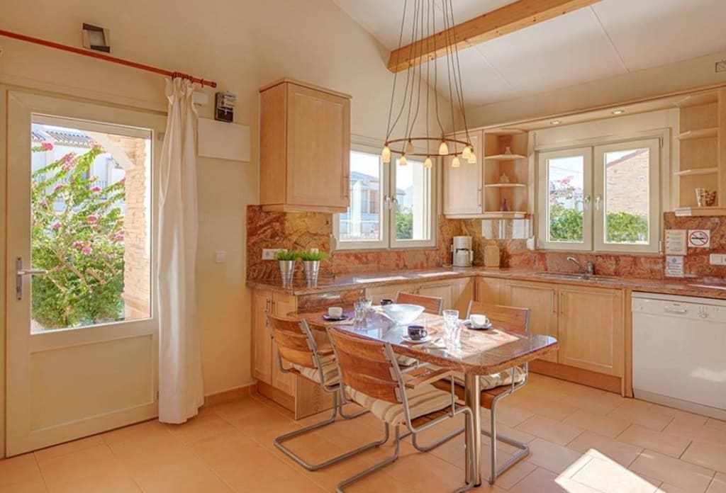 10 bedroom Villa for sale in Calpe / Calp with pool garage - € 960,000 (Ref: 10079828)