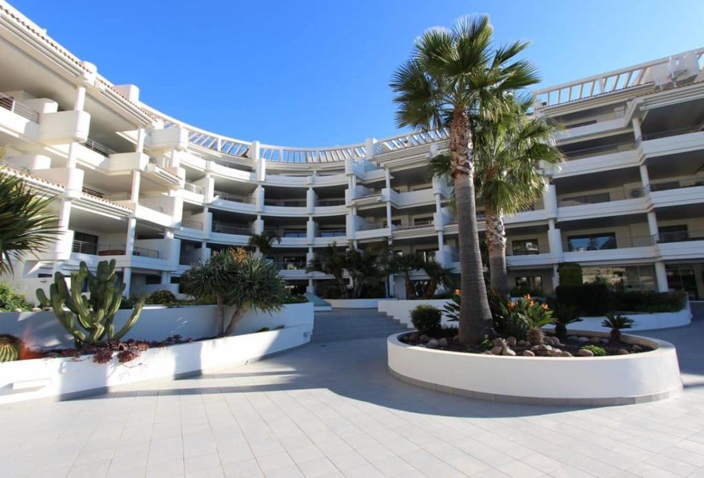 4 bedroom Apartment for sale in Altea with pool garage - € 1,550,000 (Ref: 10079832)