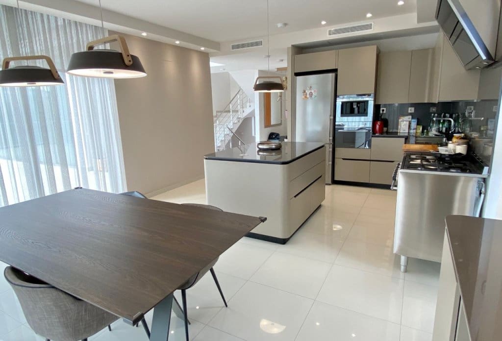 5 soveværelse Villa til salg i Calpe / Calp med swimmingpool - € 1.980.000 (Ref: 10082058)