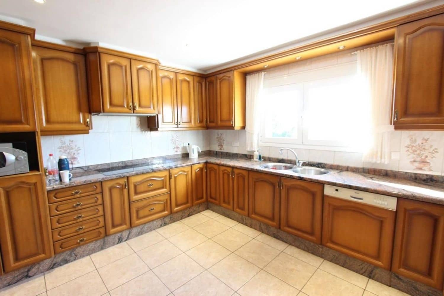 6 bedroom Villa for sale in La Nucia with pool garage - € 1,200,000 (Ref: 7891692)