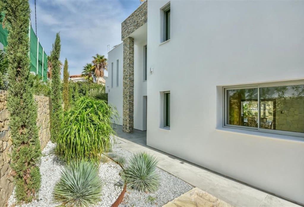 3 soveværelse Villa til salg i Calpe / Calp med swimmingpool garage - € 2.950.000 (Ref: 7891696)