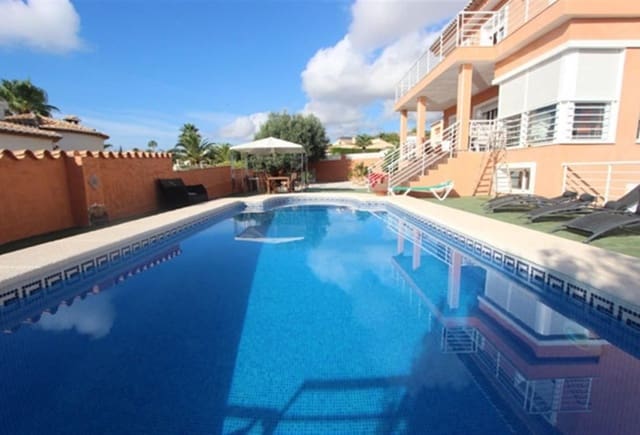 4 Zimmer Villa zu verkaufen in Cometa - Carrió, Calpe / Calp mit Pool - 750.000 € (Ref: 7891702)