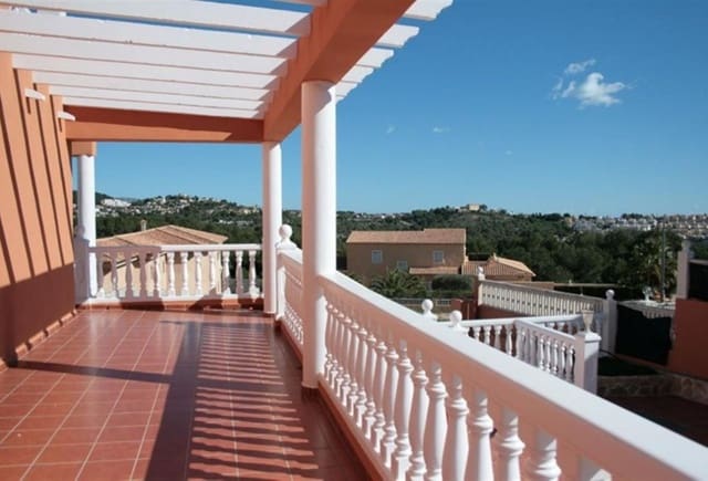 7 bedroom Villa for sale in Gargasindi, Calpe / Calp with pool - € 488,000 (Ref: 7891713)