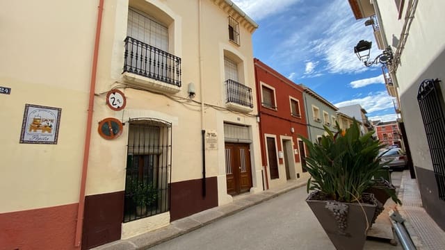 4 bedroom Townhouse for sale in Jalón / Xaló - € 250,000 (Ref: 9105591)