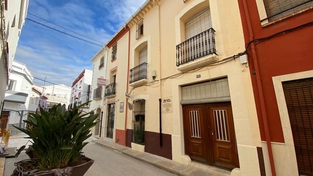 4 bedroom Townhouse for sale in Jalón / Xaló - € 250,000 (Ref: 9105591)