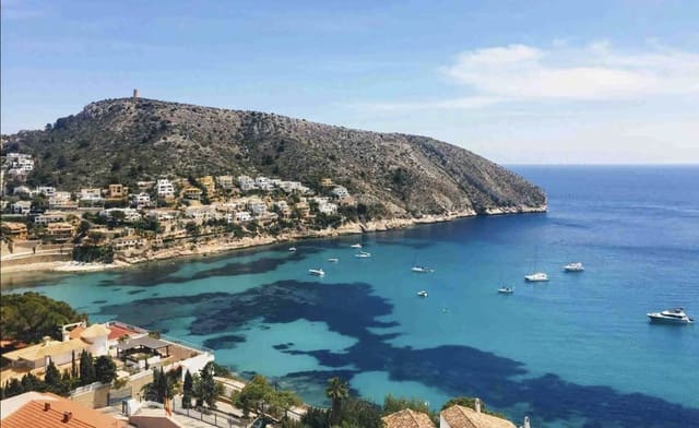 5 bedroom Villa for sale in Teulada Pueblo, Teulada-Moraira with pool garage - € 2,100,000 (Ref: 9105596)