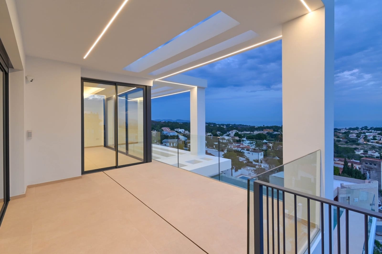 4 soveværelse Villa til salg i Calpe / Calp med swimmingpool garage - € 1.985.000 (Ref: 9105650)