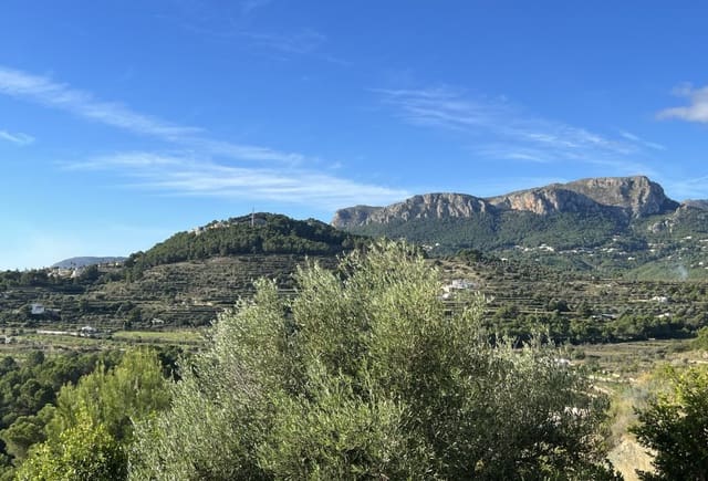 4 bedroom Villa for sale in Pueblo, Calpe / Calp with pool - € 2,200,000 (Ref: 9105652)