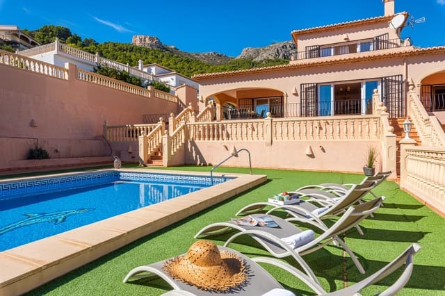 4 chambre Villa/Maison à vendre à Oltamar - Cucarres, Calpe / Calp avec piscine - 665 000 € (Ref: 9127678)