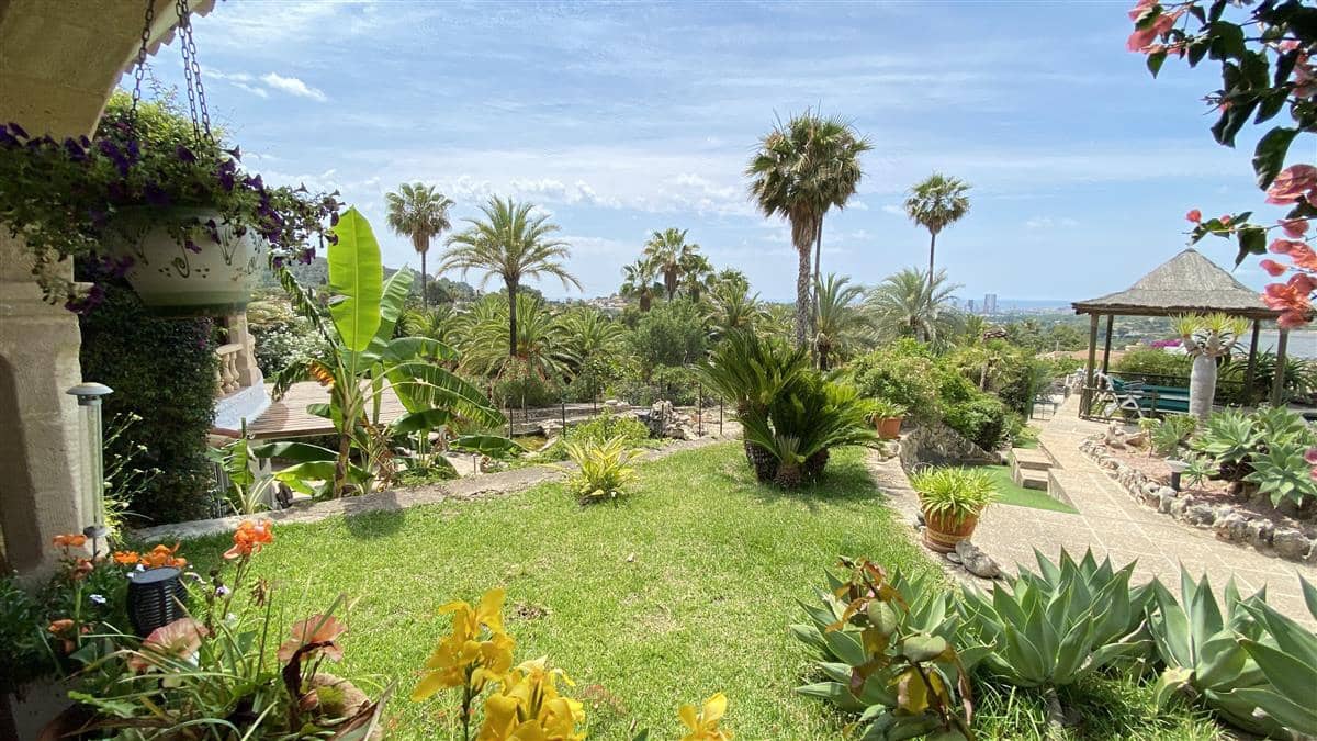 18 Zimmer Villa zu verkaufen in Calpe / Calp mit Pool - 1.995.000 € (Ref: 9130282)