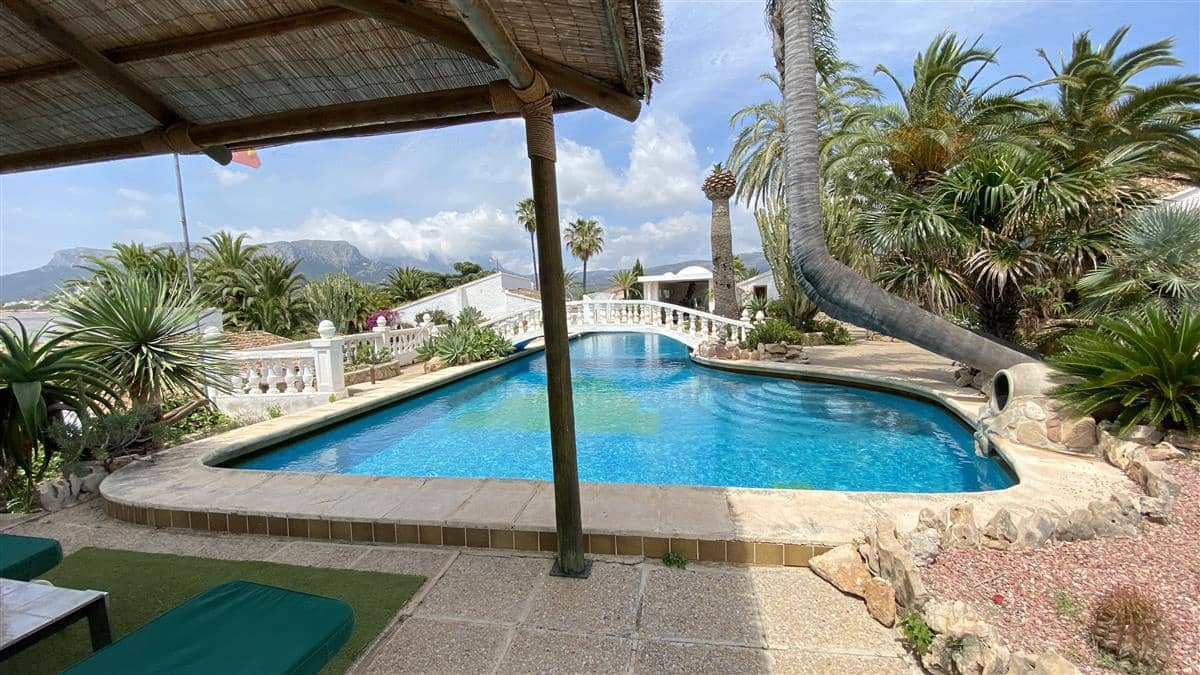 18 Zimmer Villa zu verkaufen in Calpe / Calp mit Pool - 1.995.000 € (Ref: 9130282)