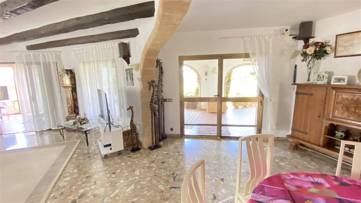 18 Zimmer Villa zu verkaufen in Calpe / Calp mit Pool - 1.995.000 € (Ref: 9130282)