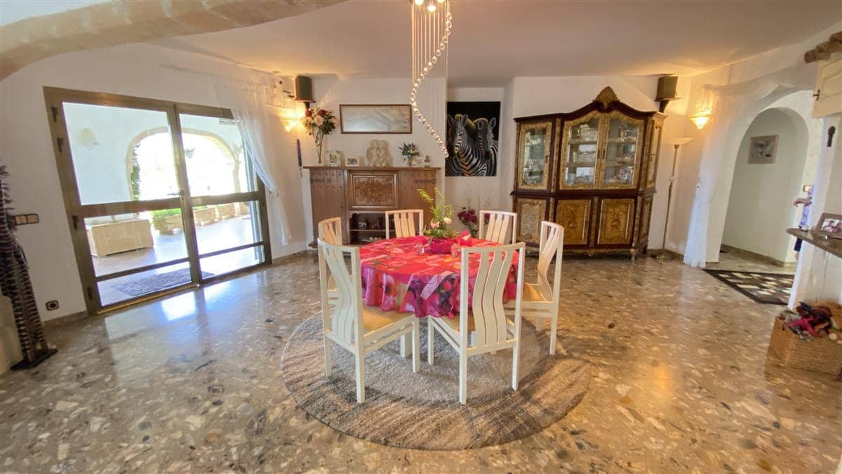 18 Zimmer Villa zu verkaufen in Calpe / Calp mit Pool - 1.995.000 € (Ref: 9130282)