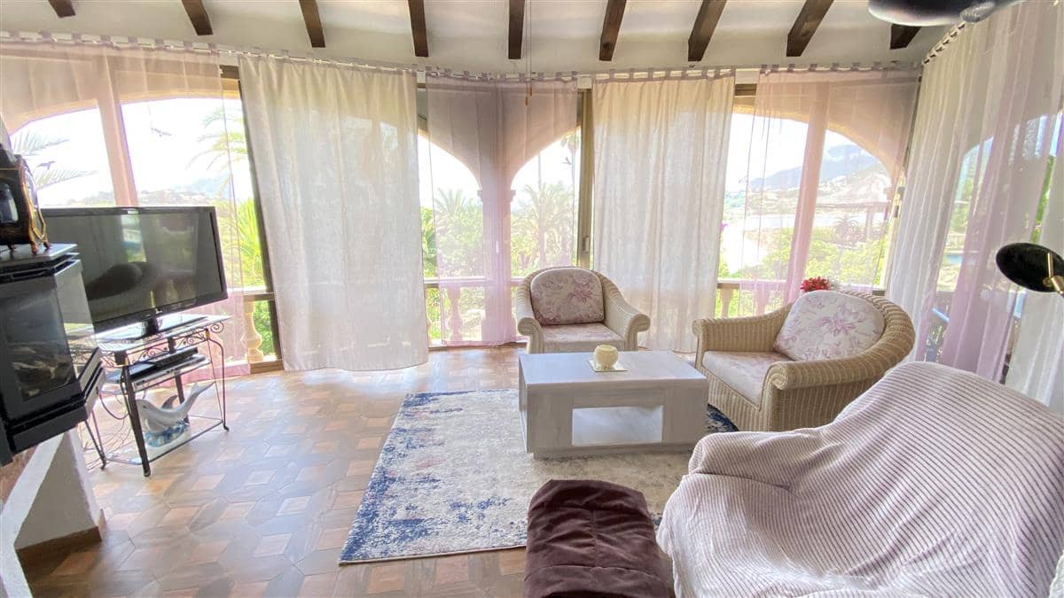 18 Zimmer Villa zu verkaufen in Calpe / Calp mit Pool - 1.995.000 € (Ref: 9130282)