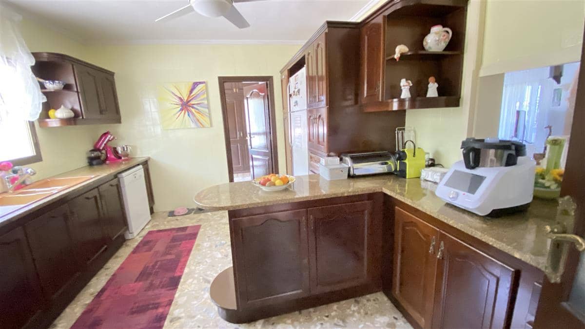 18 Zimmer Villa zu verkaufen in Calpe / Calp mit Pool - 1.995.000 € (Ref: 9130282)