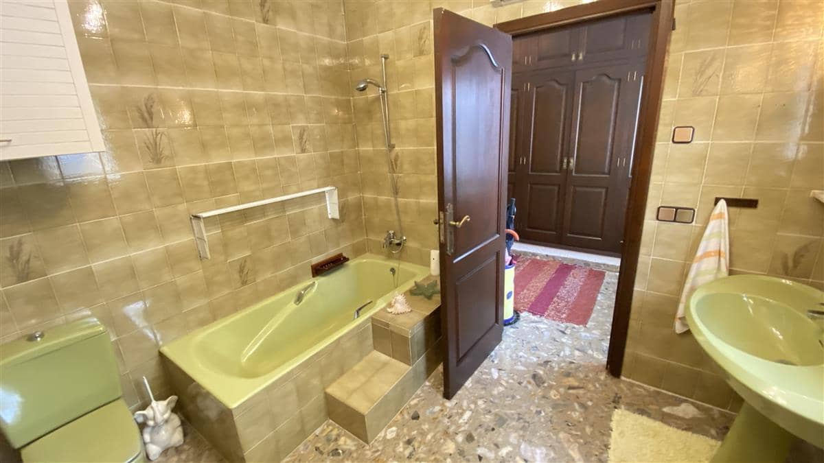 18 Zimmer Villa zu verkaufen in Calpe / Calp mit Pool - 1.995.000 € (Ref: 9130282)