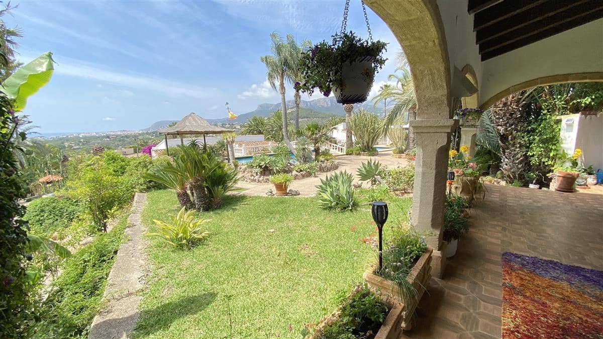 18 Zimmer Villa zu verkaufen in Calpe / Calp mit Pool - 1.995.000 € (Ref: 9130282)