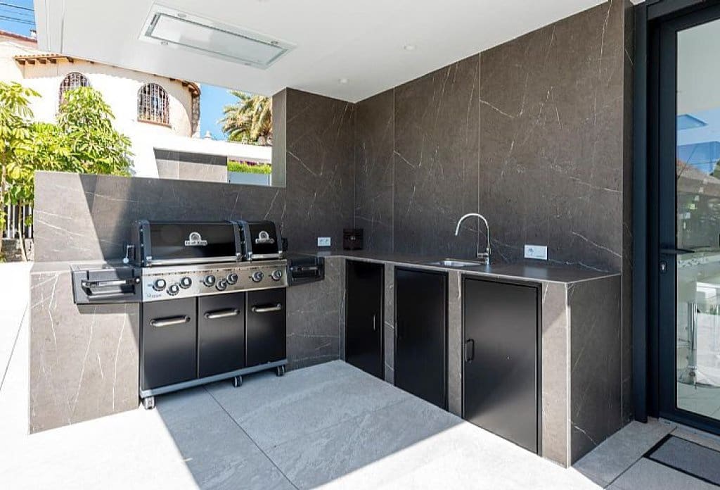 4 makuuhuone Huvila myytävänä paikassa Calpe / Calp mukana uima-altaan 
autotalli - 3 190 000 € (Ref: 9221768)