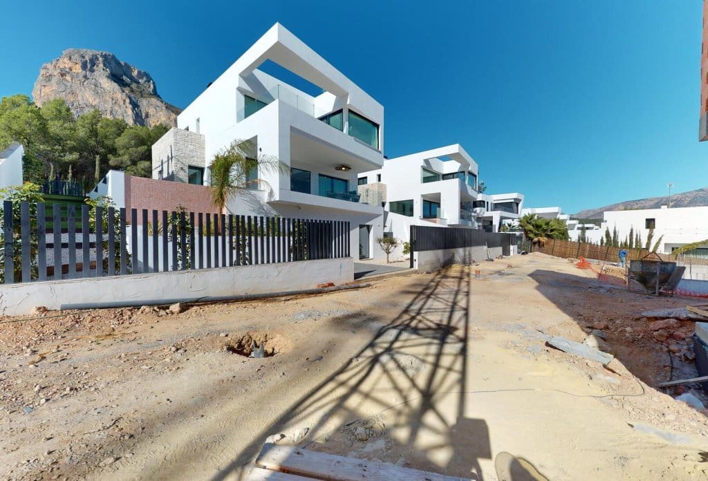 3 bedroom Villa for sale in Polop - € 860,000 (Ref: 9228244)