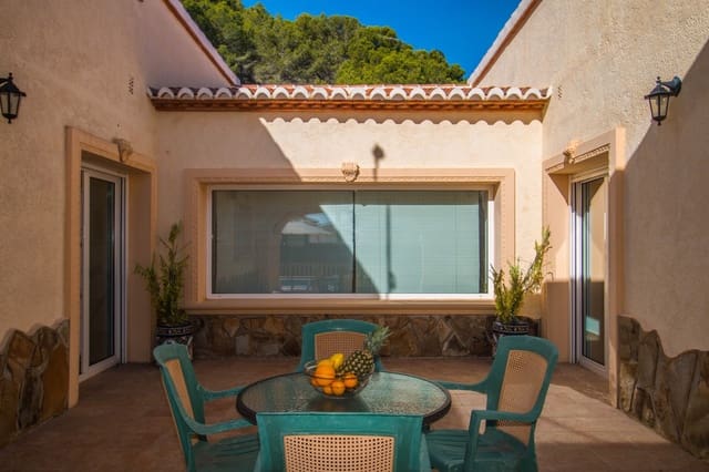 4 sovrum Villa till salu i Calpe / Calp med pool - 670 000 € (Ref: 9242123)