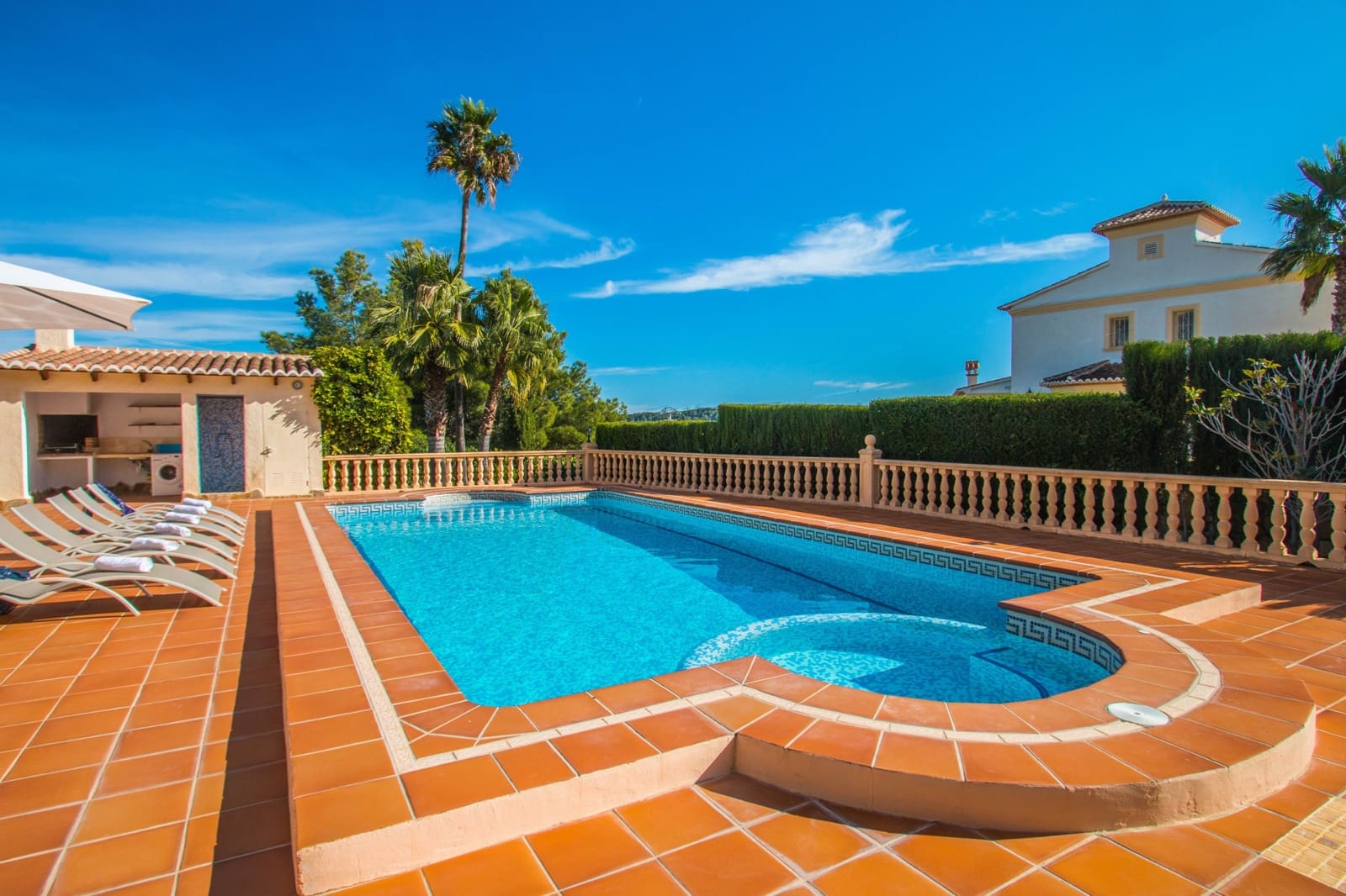 4 bedroom Villa for sale in Calpe / Calp with pool - € 670,000 (Ref: 9242123)
