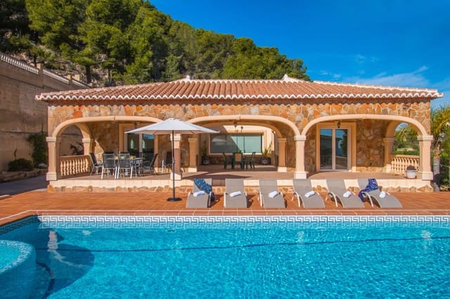 4 sovrum Villa till salu i Calpe / Calp med pool - 670 000 € (Ref: 9242123)