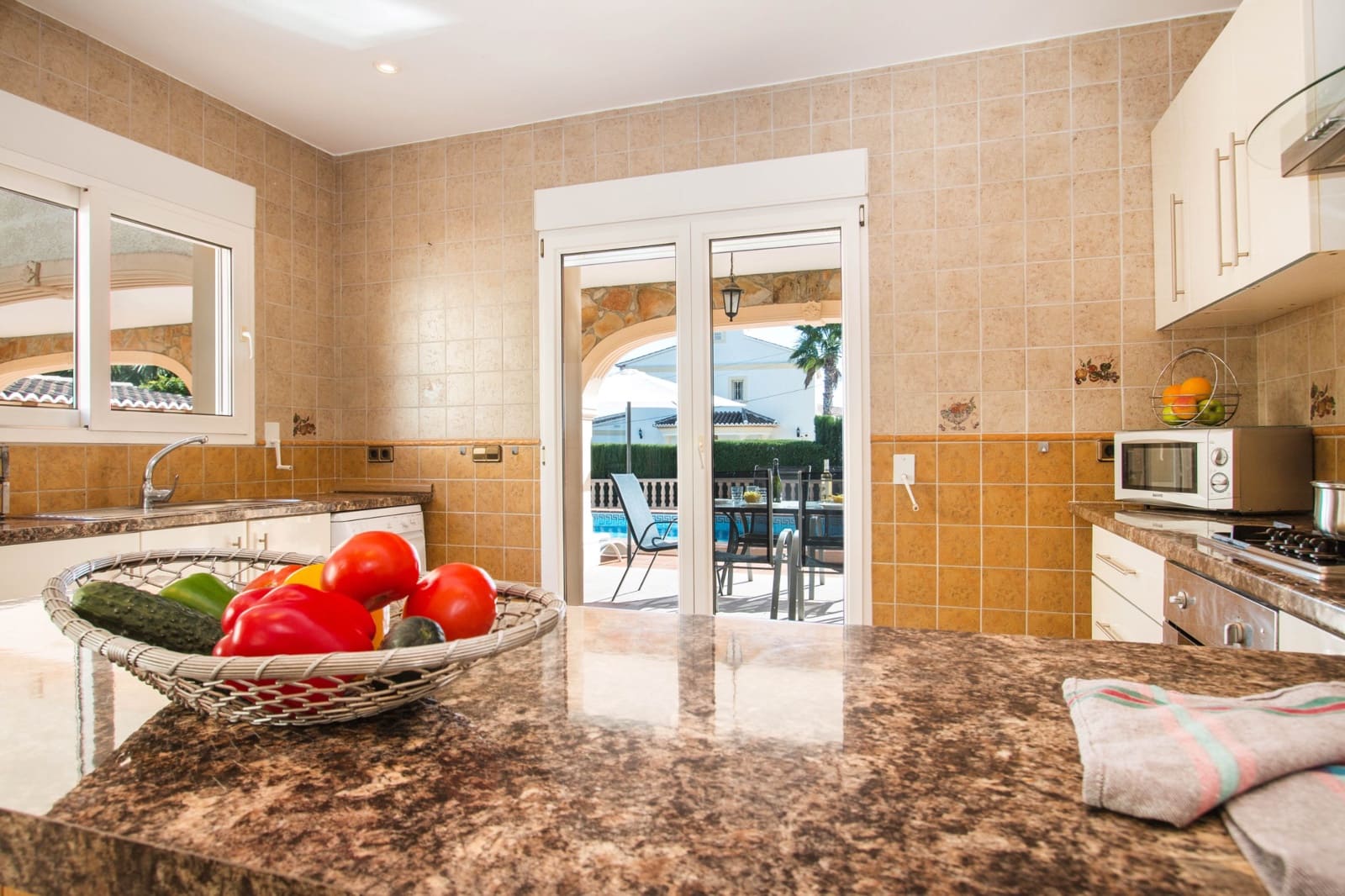 4 bedroom Villa for sale in Calpe / Calp with pool - € 670,000 (Ref: 9242123)