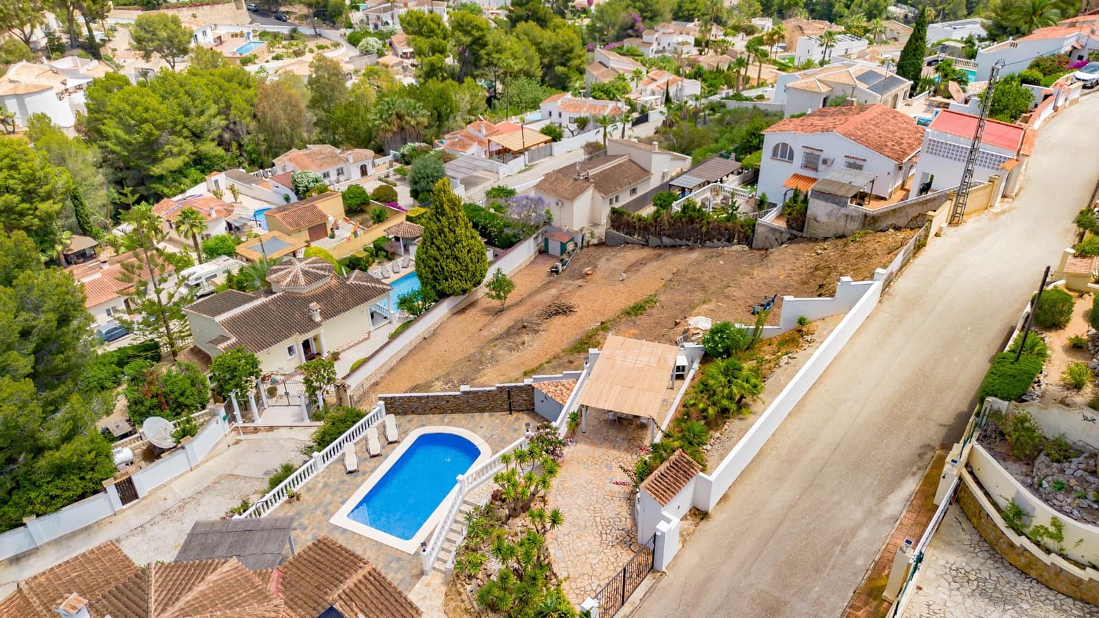 Grunde uden byggetilladelser til salg i Benissa - € 199.000 (Ref: 9242141)