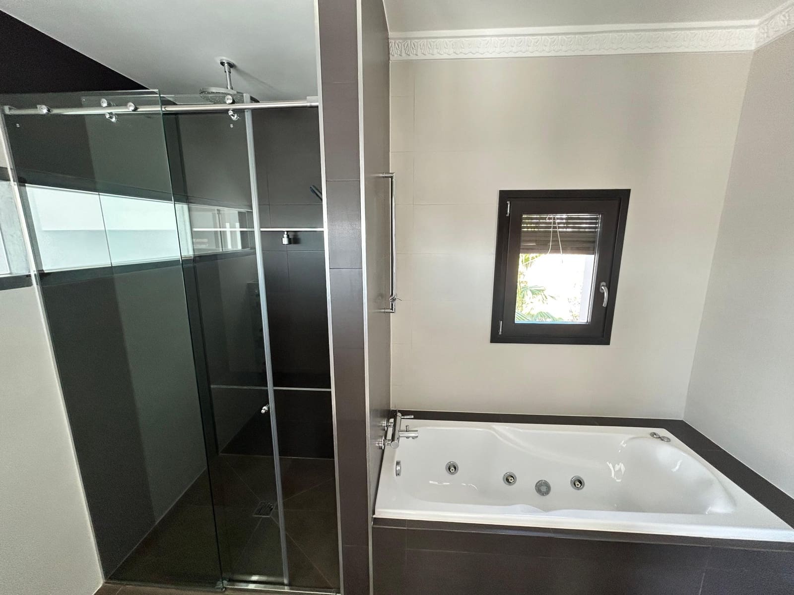 4 bedroom Villa for sale in Moraira with pool - € 1,440,000 (Ref: 9242143)