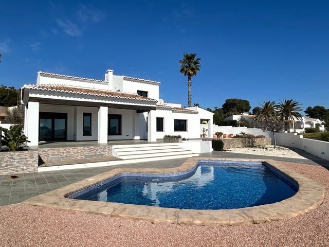 4 soveværelse Villa til salg i Casco Urbano, Teulada-Moraira med swimmingpool - € 1.440.000 (Ref: 9242143)