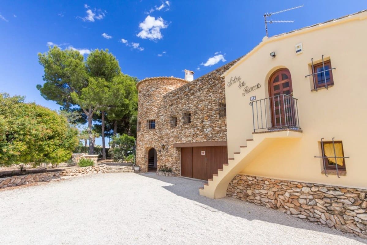 5 makuuhuone Huvila myytävänä paikassa Calpe / Calp mukana uima-altaan - 1 750 000 € (Ref: 9242170)
