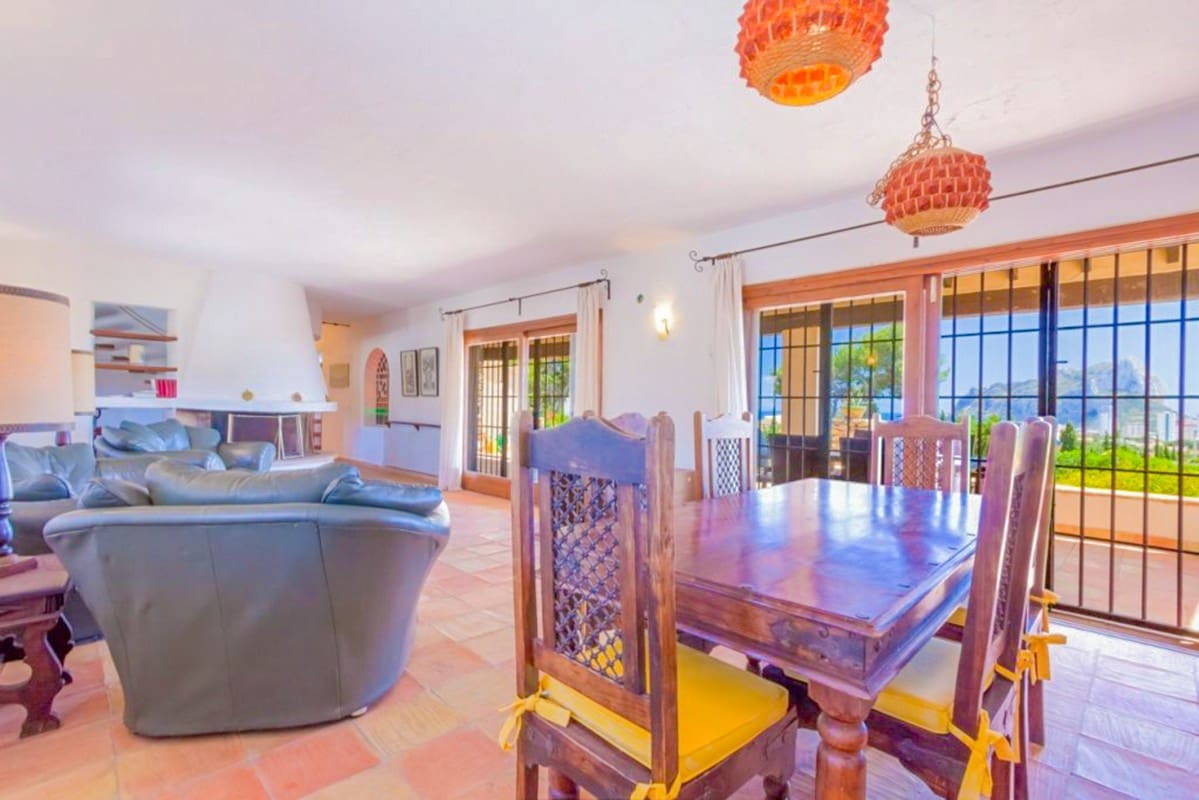 5 makuuhuone Huvila myytävänä paikassa Calpe / Calp mukana uima-altaan - 1 750 000 € (Ref: 9242170)