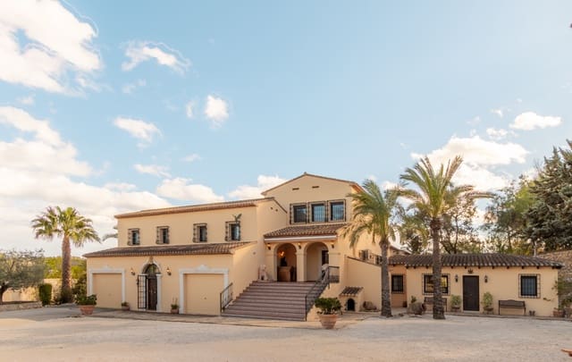 5 bedroom Villa for sale in Benissa with pool - € 1,900,000 (Ref: 9242174)