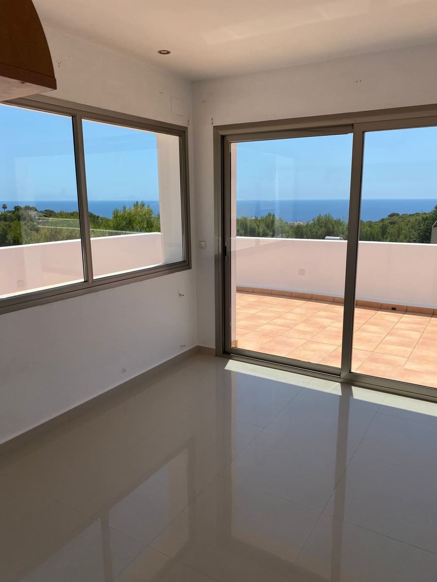 4 bedroom Villa for sale in Altea with pool - € 850,000 (Ref: 9242179)