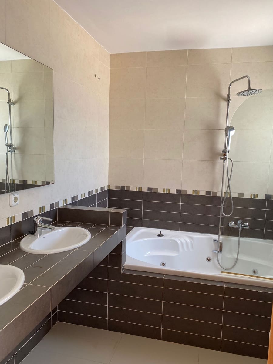 4 bedroom Villa for sale in Altea with pool - € 850,000 (Ref: 9242179)