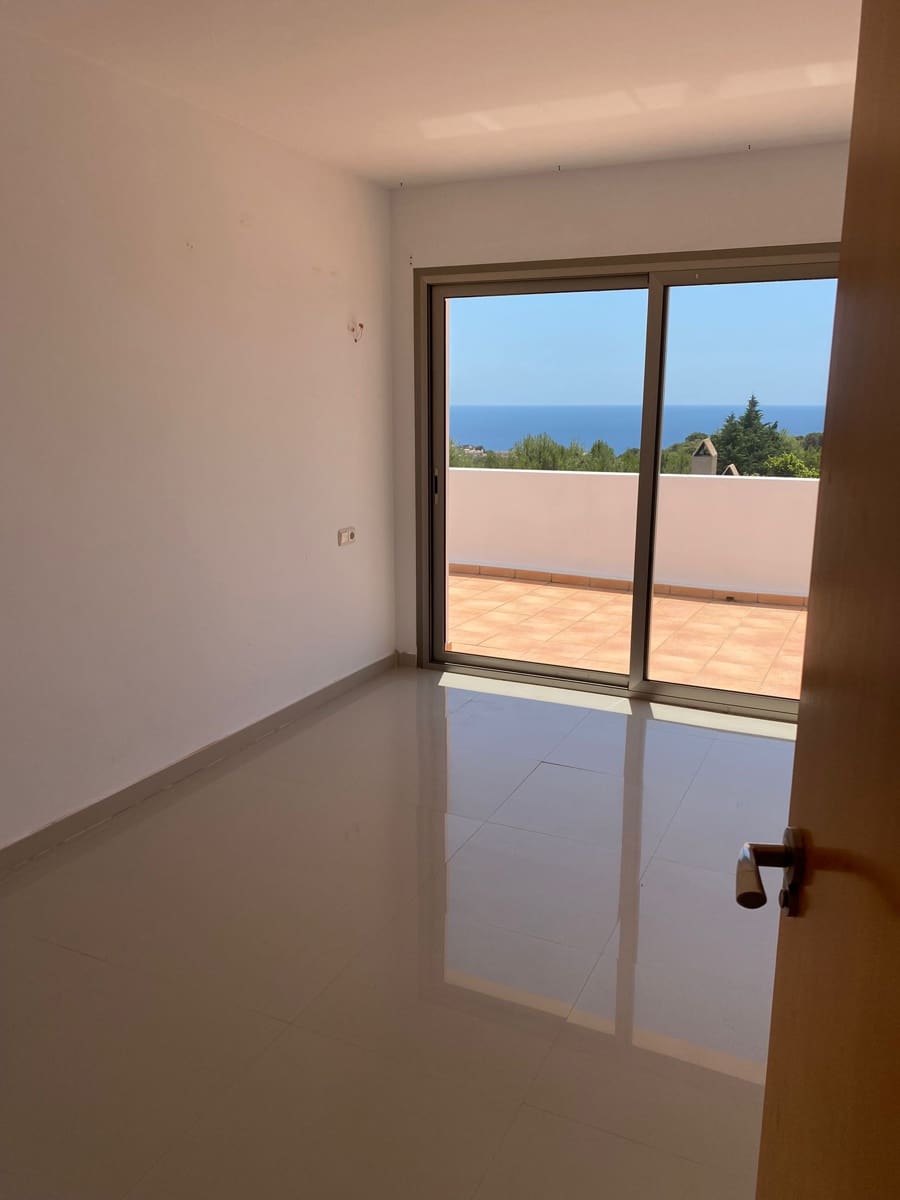 4 bedroom Villa for sale in Altea with pool - € 850,000 (Ref: 9242179)