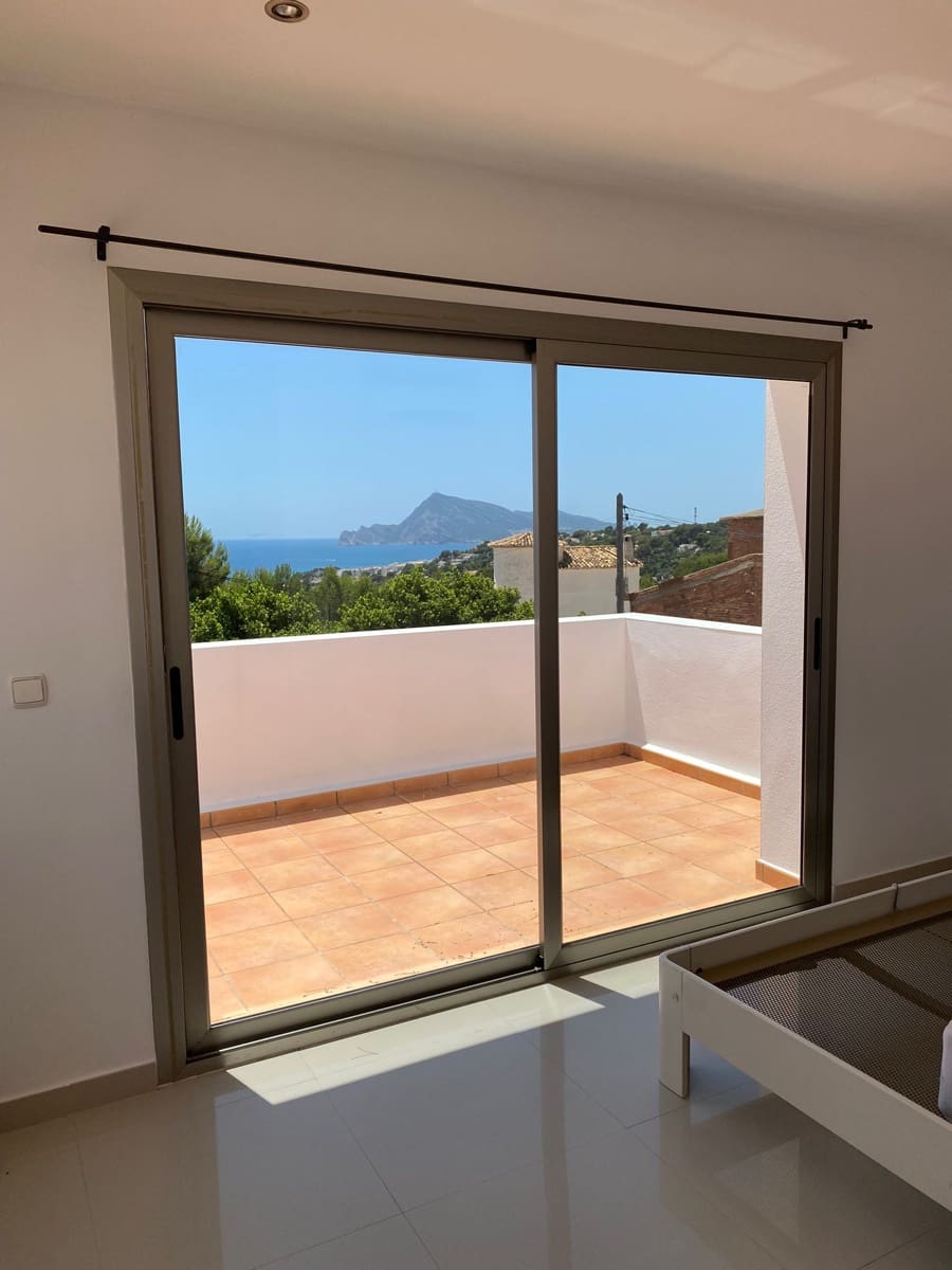 4 bedroom Villa for sale in Altea with pool - € 850,000 (Ref: 9242179)