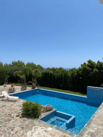 4 bedroom Villa for sale in Altea with pool - € 850,000 (Ref: 9242179)
