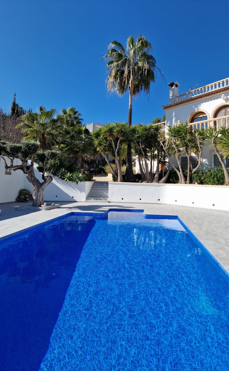 5 soverom Villa til salgs i Calpe / Calp med svømmebasseng - € 1 165 000 (Ref: 9242187)