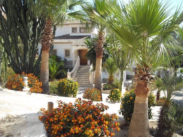 5 bedroom Villa for sale in Gargasindi, Calpe / Calp with pool - € 1,165,000 (Ref: 9242187)