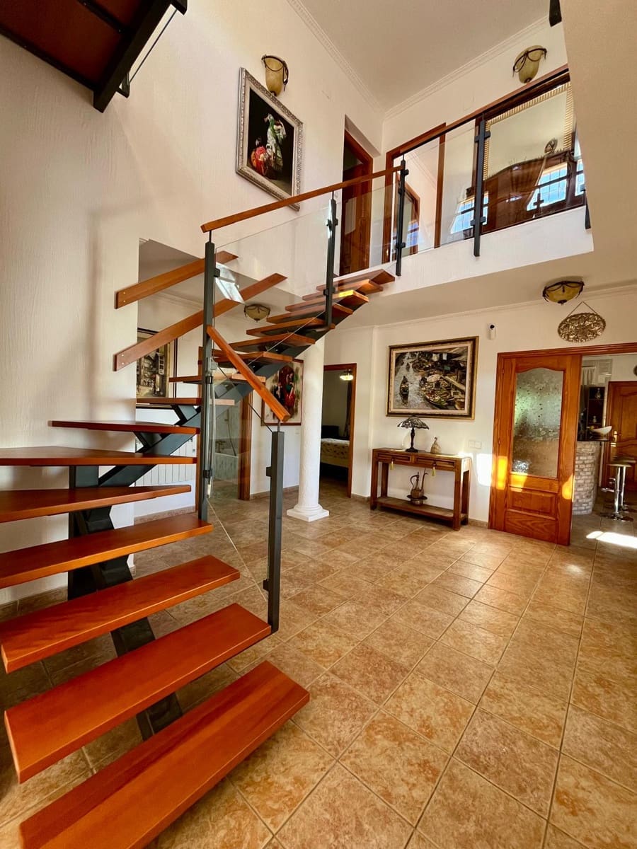 5 sovrum Villa till salu i Calpe / Calp med pool - 1 165 000 € (Ref: 9242187)