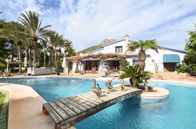 4 chambre Villa/Maison à vendre à Canuta, Calpe / Calp avec piscine - 2 500 000 € (Ref: 9242219)