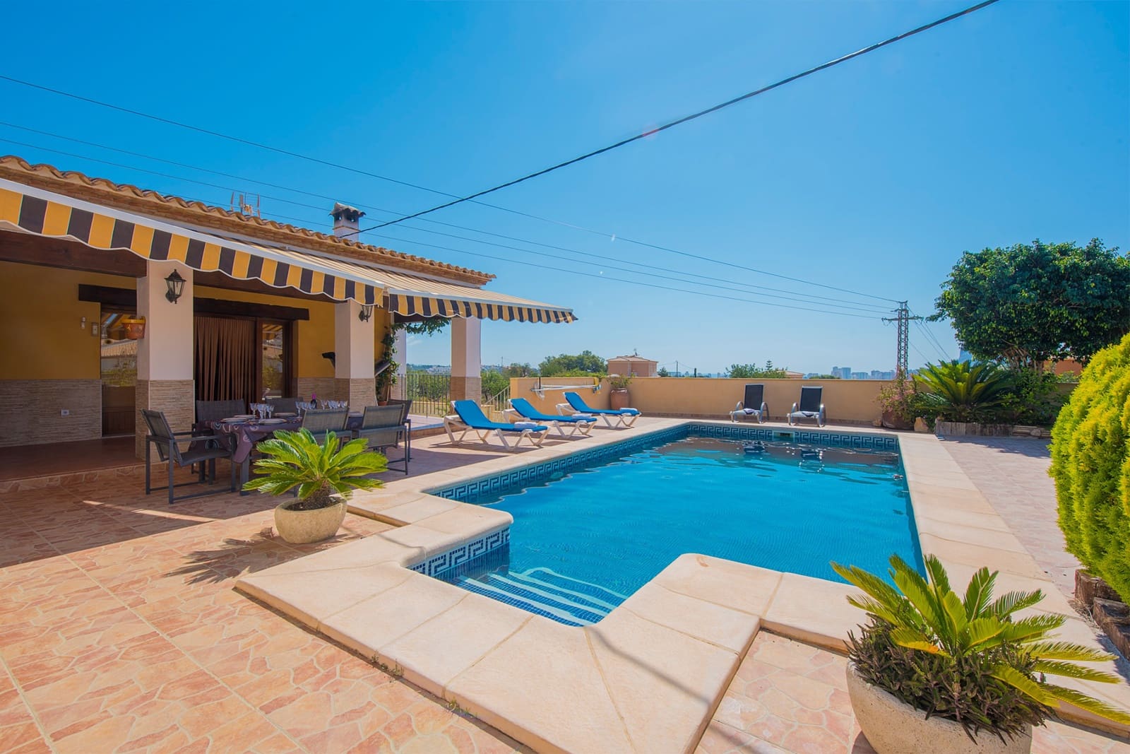 4 bedroom Villa for sale in Calpe / Calp with pool - € 950,000 (Ref: 9242220)