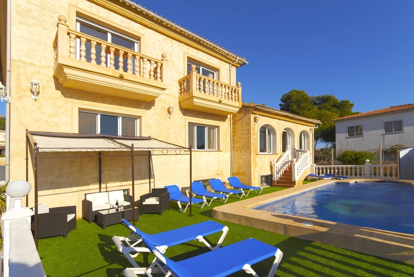 8 sovrum Villa till salu i Calpe / Calp med pool - 900 000 € (Ref: 9242232)