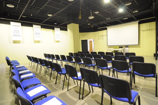 9 quarto Comercial para venda em Pueblo, Calpe / Calp - 450 000 € (Ref: 9242241)